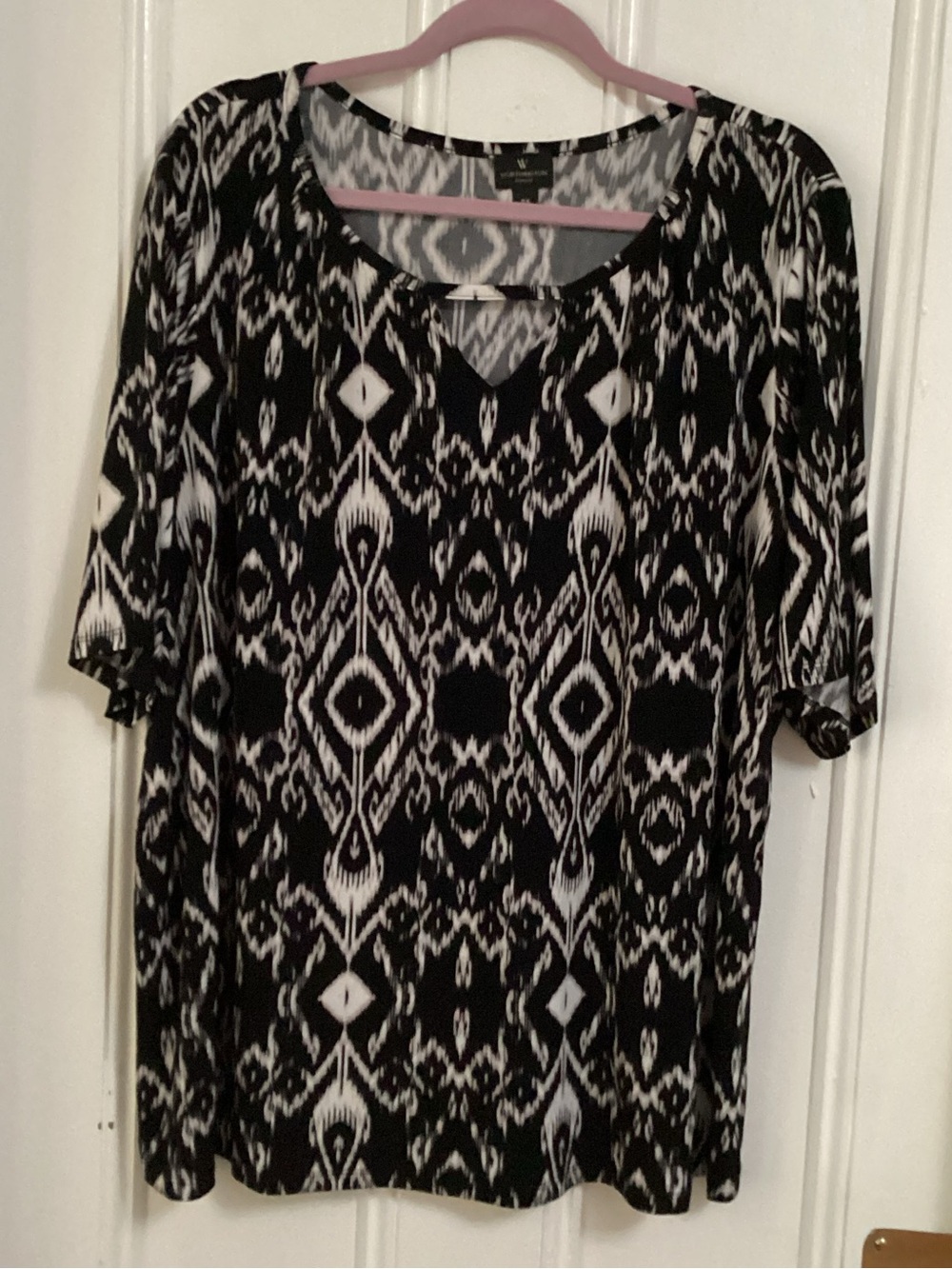 Worthington Black and White Geometric Short-Sleeve Top